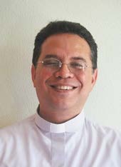 Pe. Giovani Francisco Guimarães