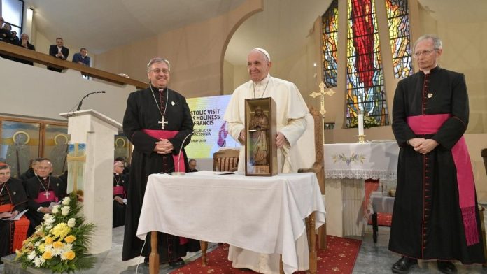 papa-aos-sacerdotes-padres-nao-tenham-medo-de-doar-a-vida-por-amor