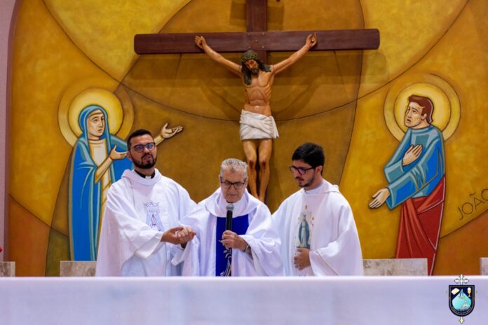 aniversario ordenacao-presbiteral-padre-david-delgado-diocese-de-uruacu-go-rialma (6)
