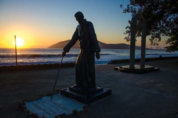 padre-caminhando