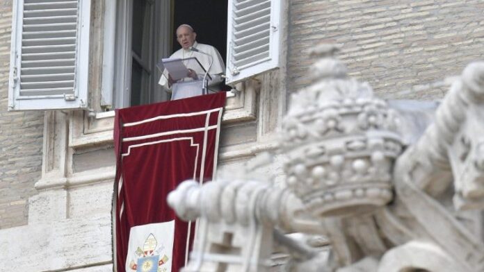 papa-regina-coeli-vatican-media