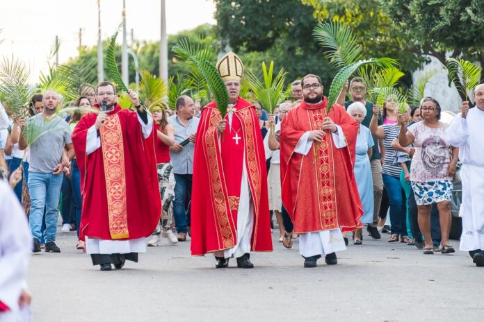 Domingo de Ramos 2023 Diocese de Uruacu GO (25)