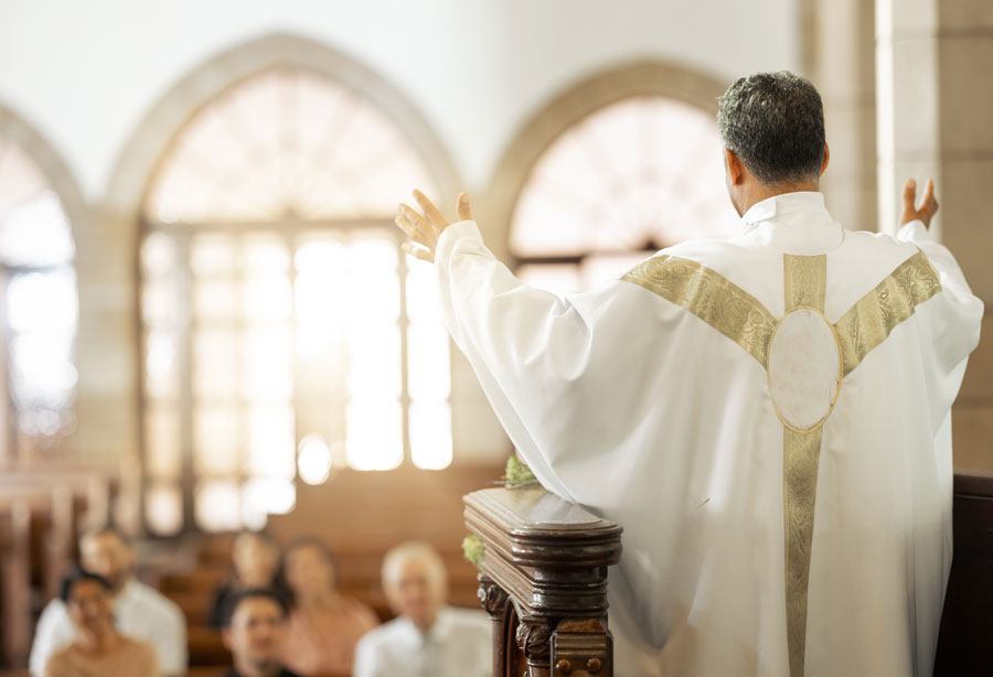 SACERDOTE